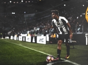 棋牌游戏-赛道与绿茵，当F1引擎轰鸣遇见哥斯达黎加的奇迹