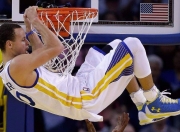 开云棋牌游戏-詹姆斯赛后评分拉满，公牛力克篮网，一场定义性的胜利与永恒的伟大