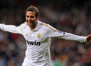 开云棋牌平台-阿什拉夫掌控全场，丹麦对阵利物浦的战术棋局