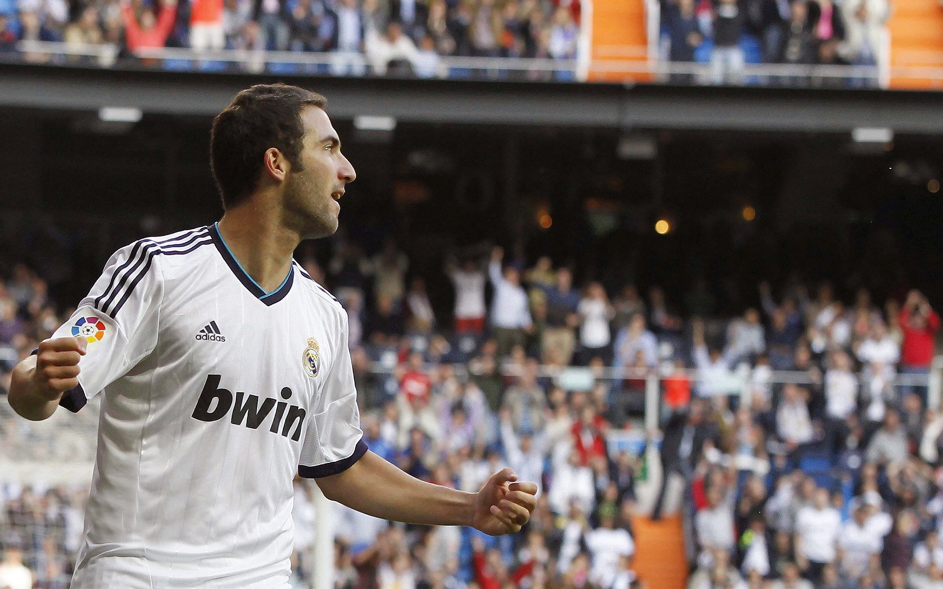 内马尔闪耀破局,黄潜稳扎稳打击退红牛风暴