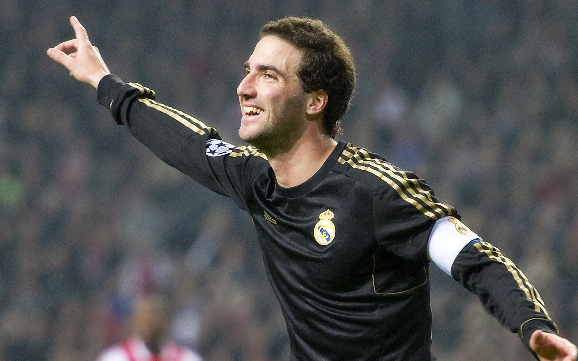 当日本遭遇加纳，苏亚雷斯用一记绝杀诠释何为巨星价值