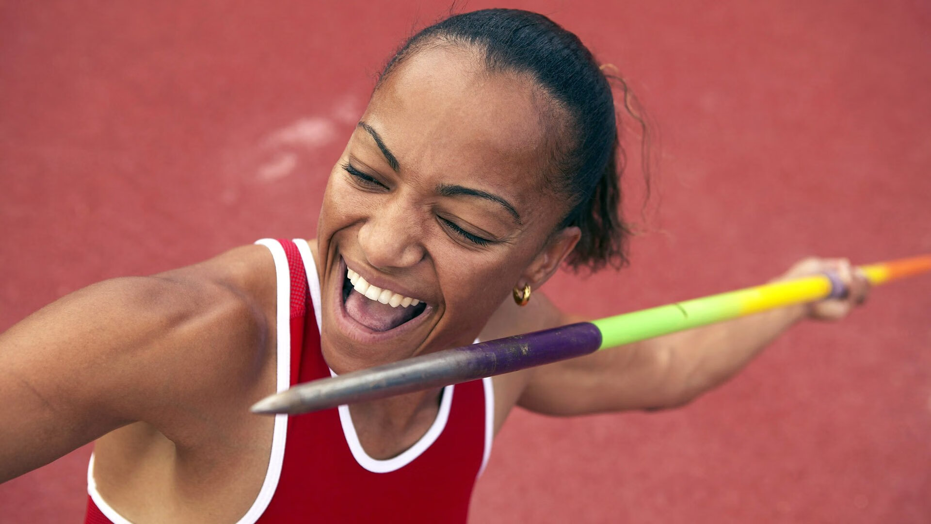 当马龙点燃赛场，英格兰队险胜奥地利，一场跨越国界的体育精神交响